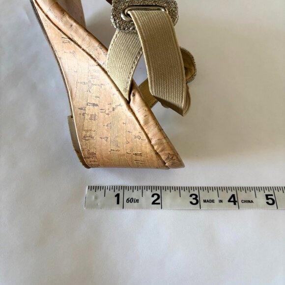 St. John’s Bay SJB Ante Gold Wedge T-Strap Sandals Size 5 Boho Casual Metallic - Picture 12 of 13
